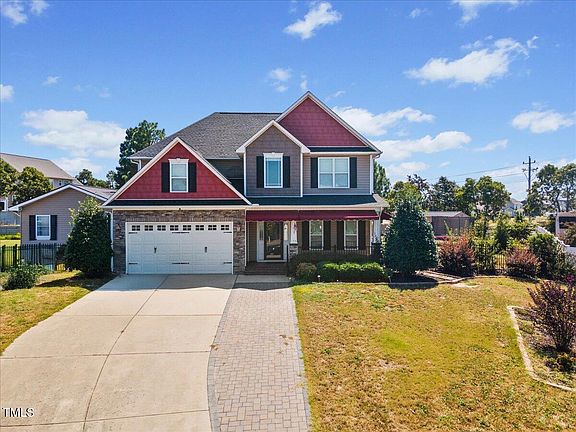 3rd image of 174 Silverthorne Dr