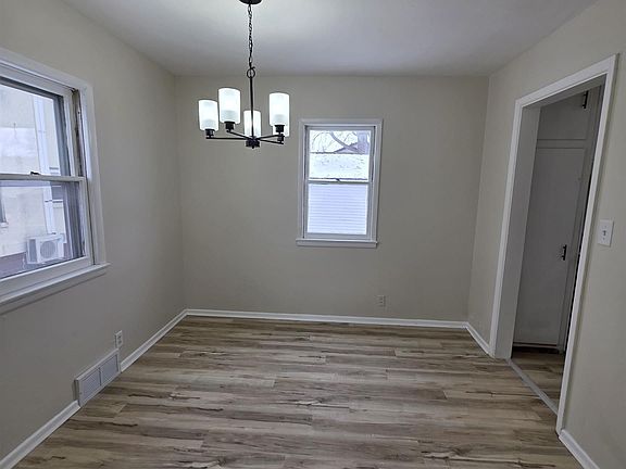 5th image of 221 6th St SW