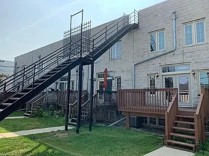2600 W Warren Blvd — Photo 3