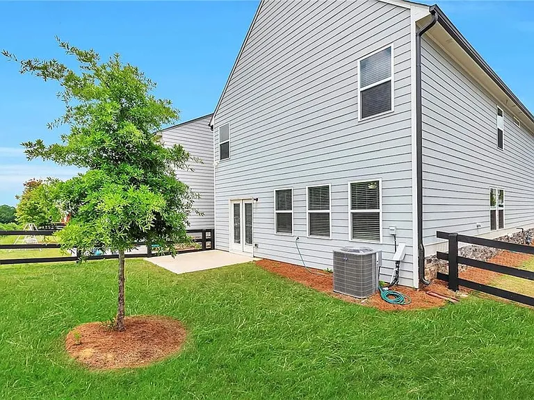 118 Briarwood Dr E — Photo 19
