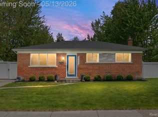 23637 Allor St, Saint Clair Shores, MI 48082