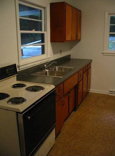 2nd image of 260 Brooklyn Ln