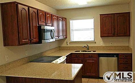 5th image of 1016 Breezewood Dr