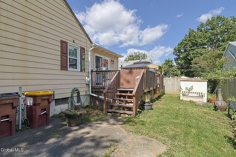 4th image of 37 Marion Avenue