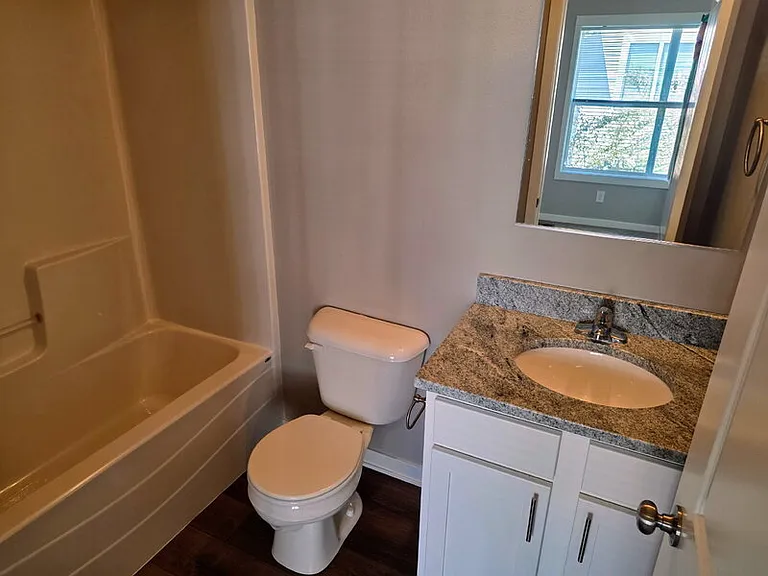 301 SE 11th St #706 — Photo 26