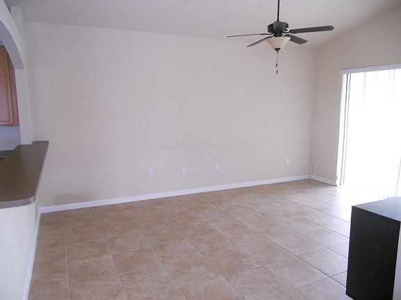 5th image of 3267 Arden Cir