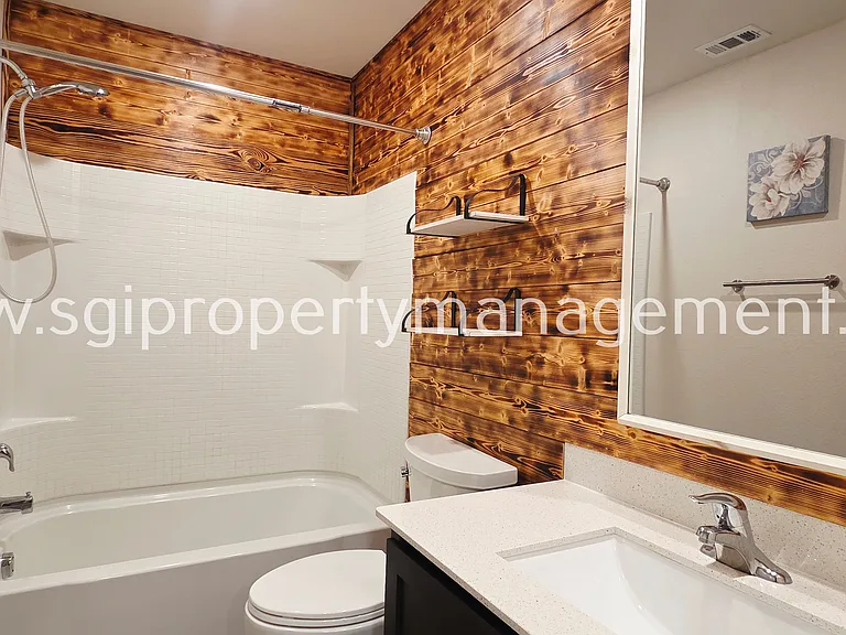 942 Primrose Dr — Photo 12
