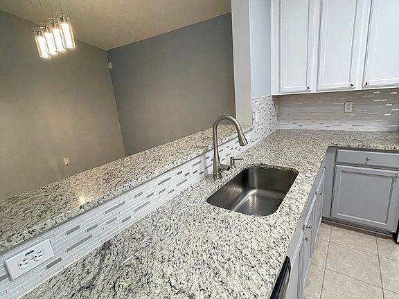 2nd image of 575 Oakleaf Plantation Pkwy Unit 811