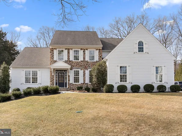 909 Sorrell Hill Dr, Malvern, PA 19355