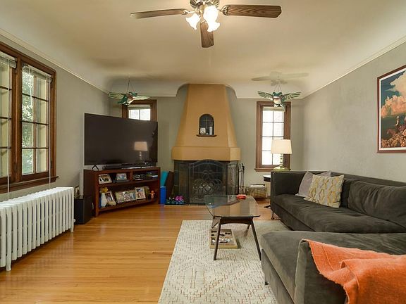 3rd image of 2935 Ewing Ave S #2