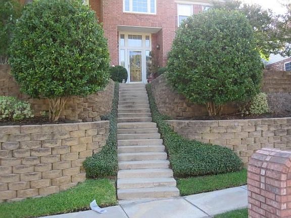 2nd image of 3917 Parker Oaks Dr