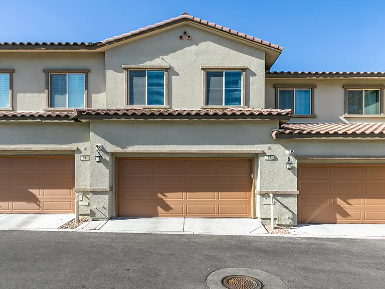 77 Alamere Falls Dr — Photo 38
