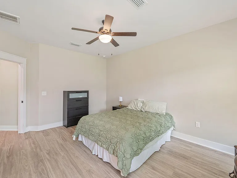 3168 Maple St — Photo 32