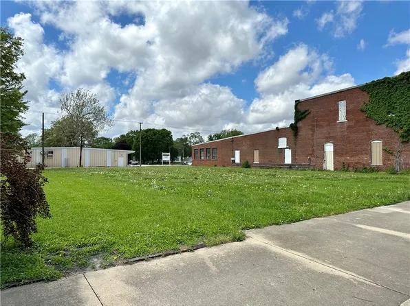 577/579 Chestnut Ave, Neoga, IL 62447