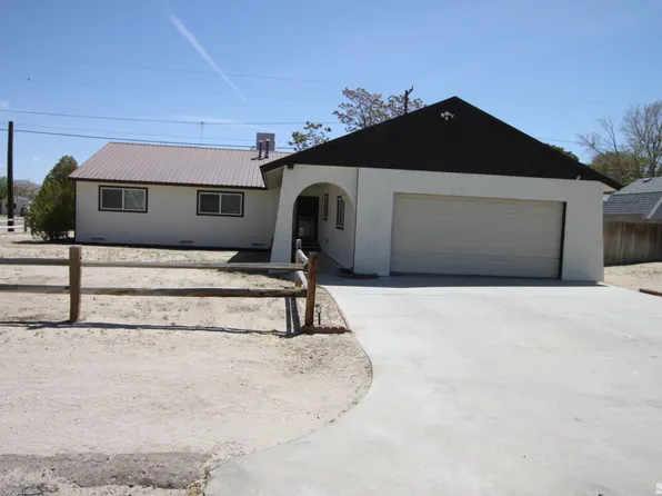 794 A St, Hawthorne, NV 89415