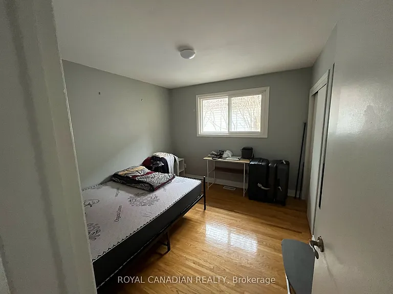 644 Athol St E #MAIN — Photo 16