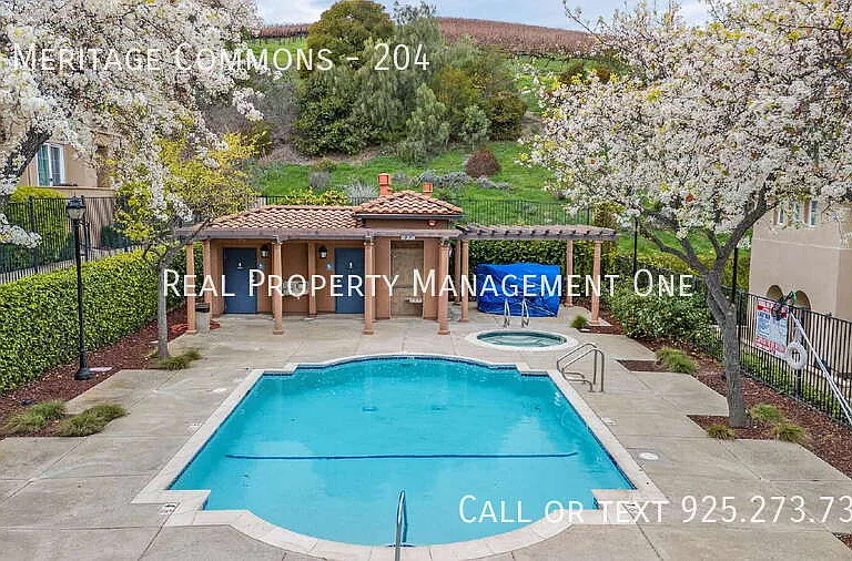 32 Meritage Cmn #204 — Photo 32