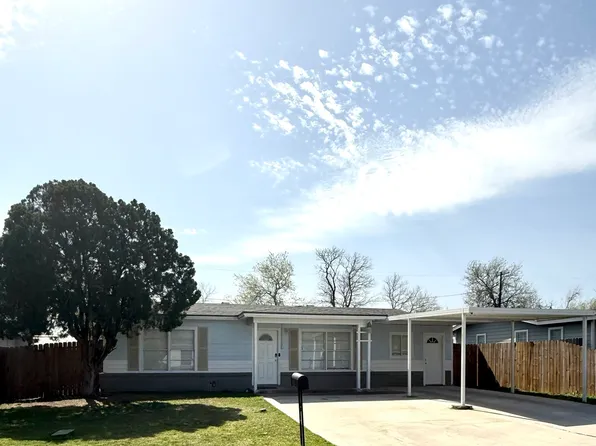 1504 E Bowie Street, Beeville, TX 78102