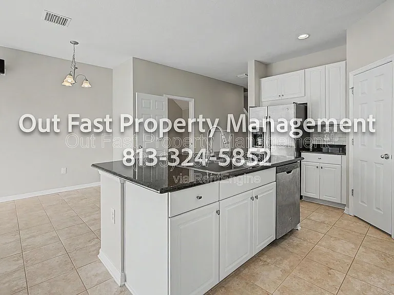 6919 Holly Heath Dr — Photo 23