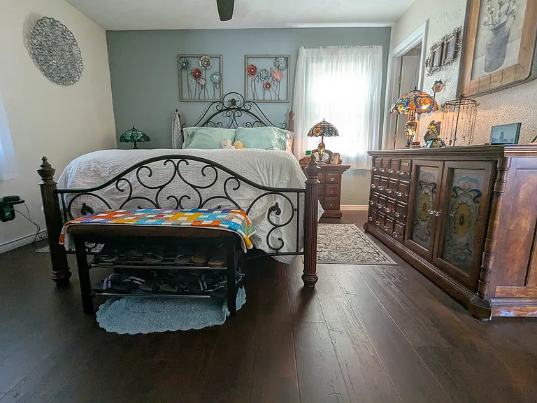 919 Milam Dr — Photo 17