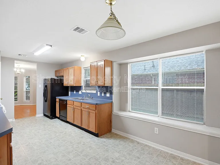 3924 Highland Vale Ct — Photo 13