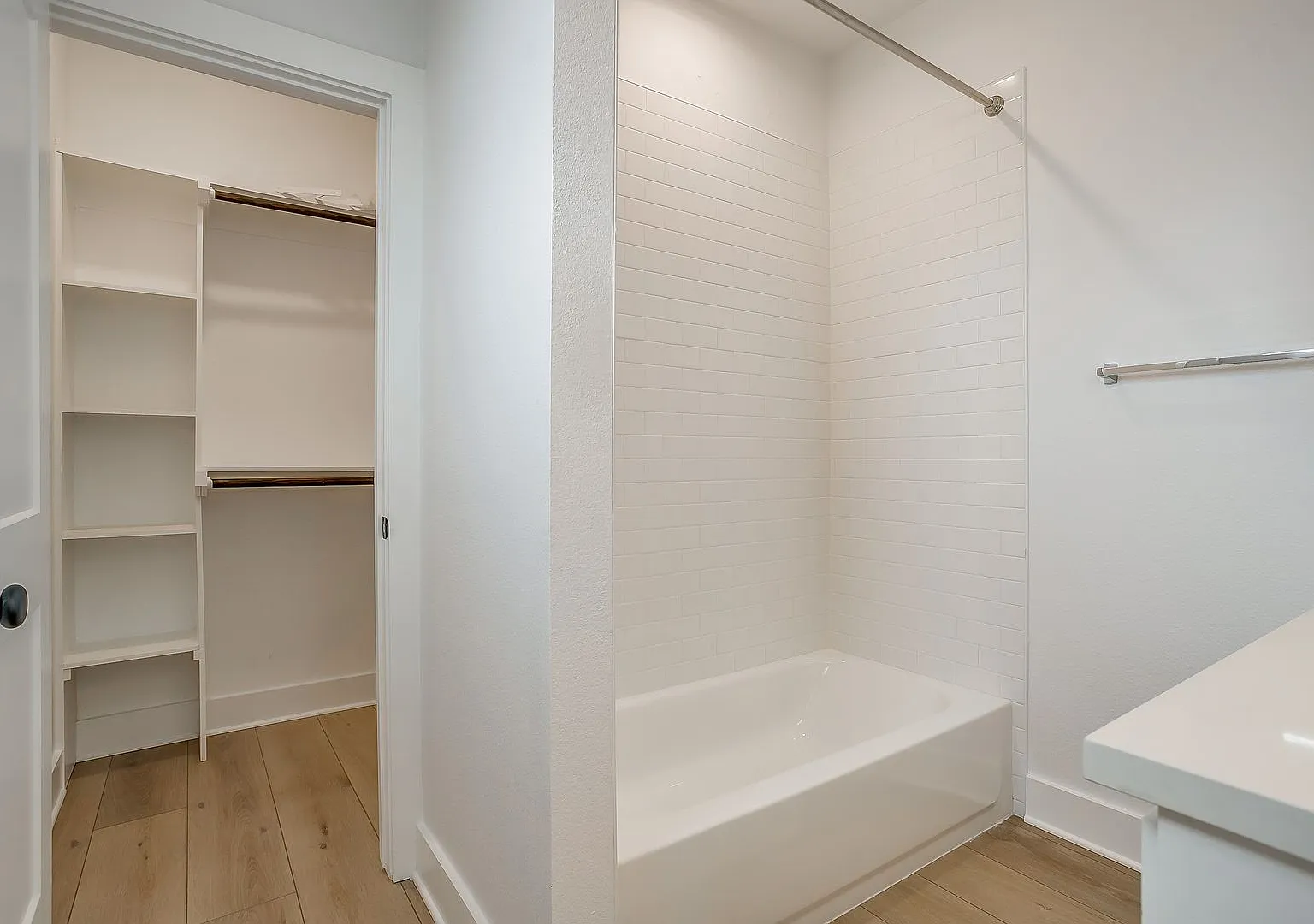 2811 Forest Park Blvd-2027 — Photo 3