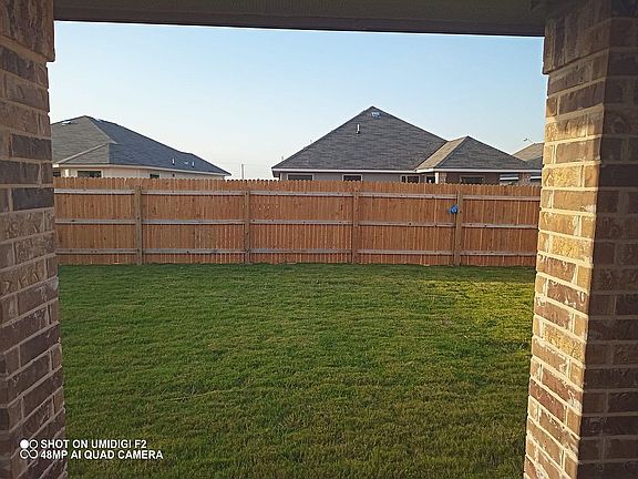 4th image of 112 Lillian Dr