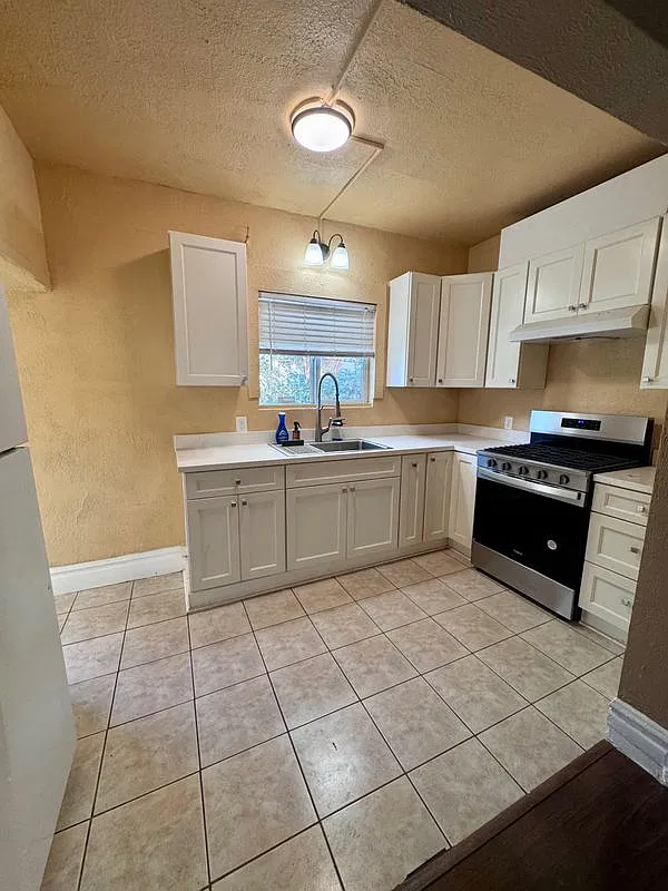 2 bed, 1.0 bath, 750 sqft, $1,500 — Photo 1