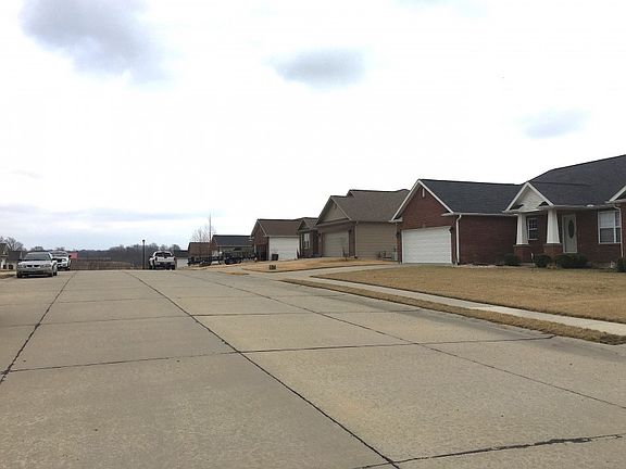 4th image of 1731 Columbia Dr