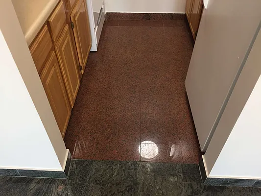 Rented by Metroline Realty | media 10