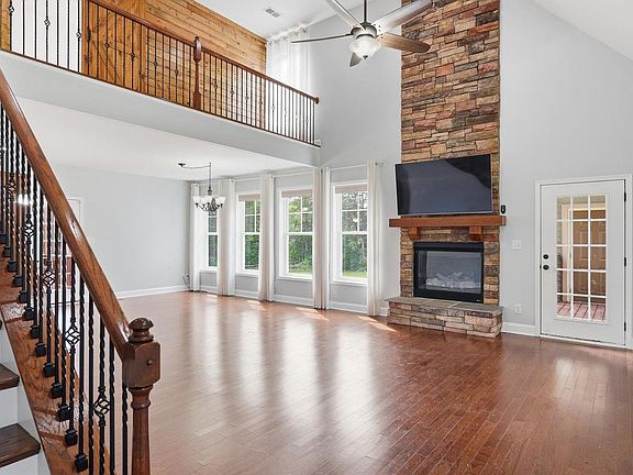 4th image of 10930 Evergreen Acres Ln