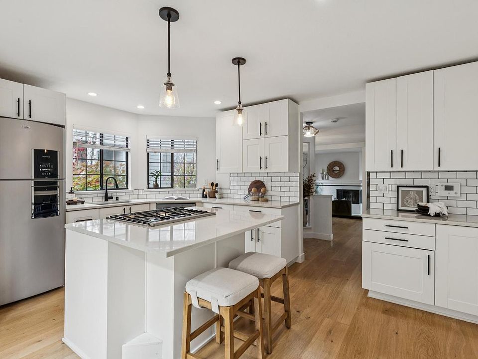 1st image of 93 Ashford Avenue