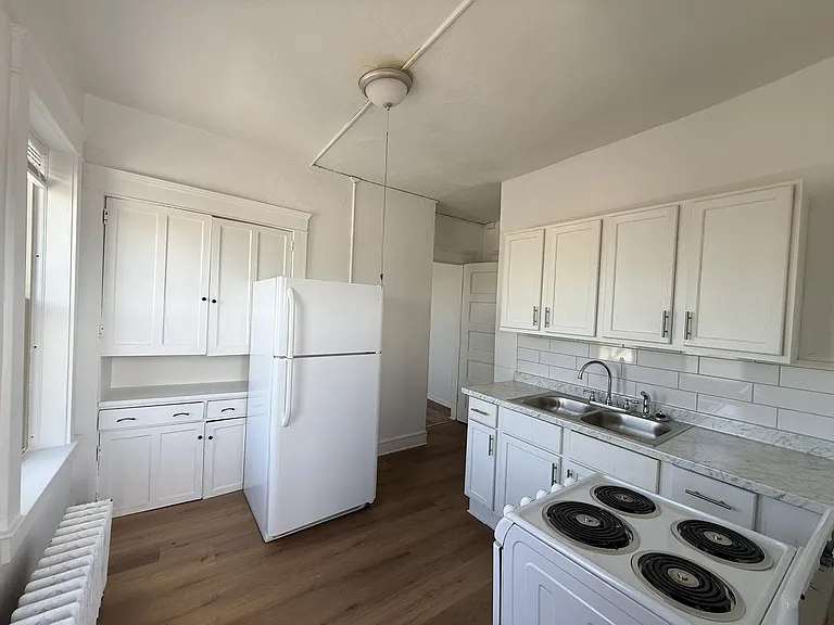63 N 4th St #302 — Photo 8