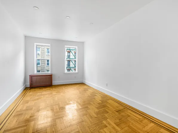 210 Grand Street image 4 of 9