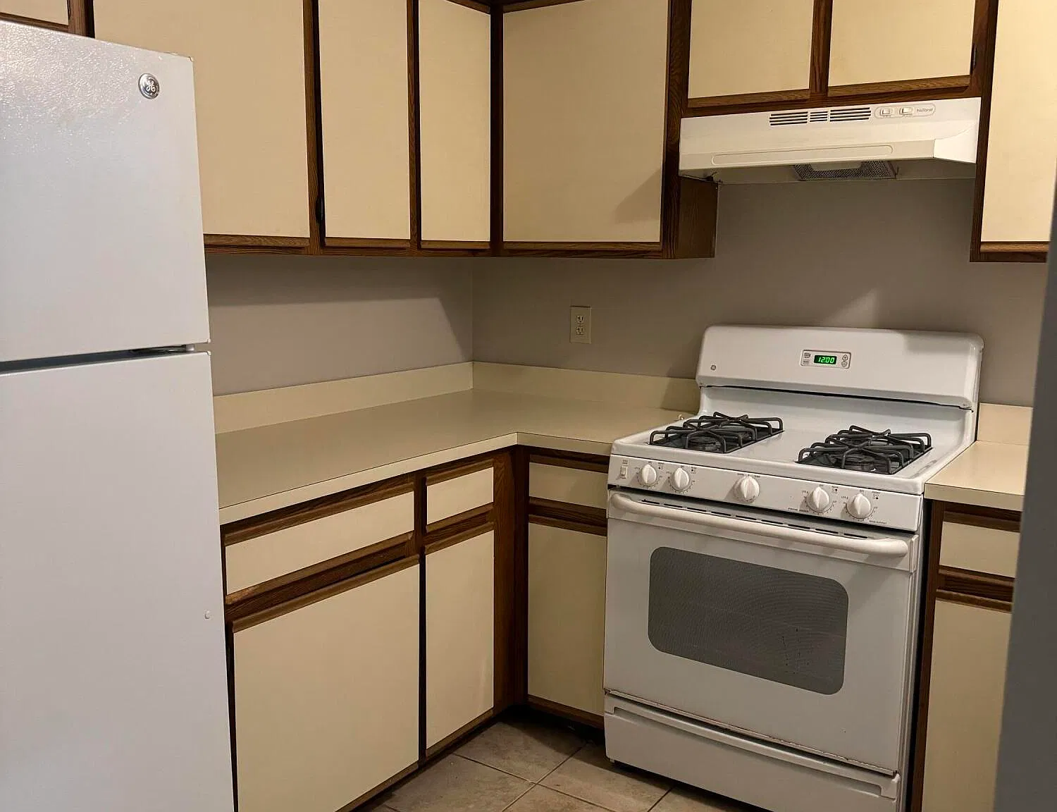 2 bed, 1.5 bath, $2,400 — Photo 2