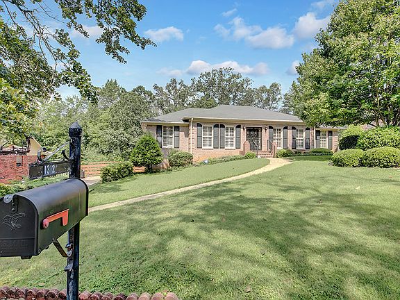 2nd image of 1312 Stonehedge Dr