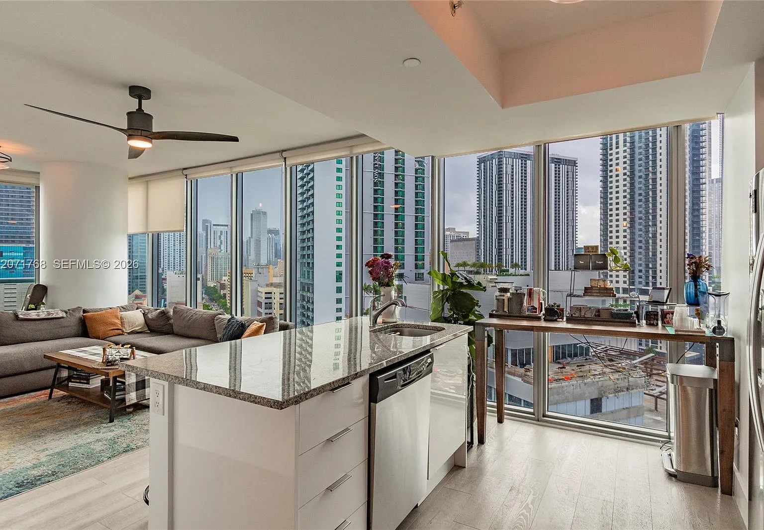 Marinablue Condo — Photo 3