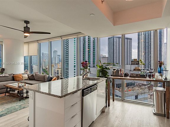 3rd image of 888 Biscayne Blvd APT 1601