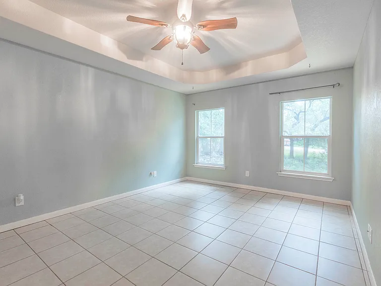1015 Twin Deer Ln — Photo 13
