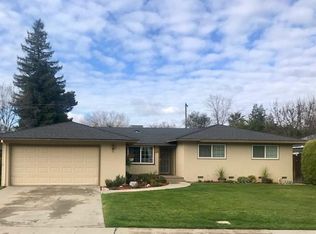 811 S Whitney Dr, Visalia, CA 93277