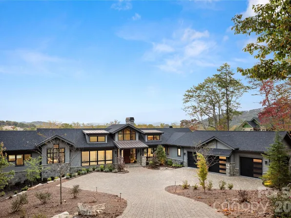 558 Walnut Valley Pkwy, Arden, NC 28704