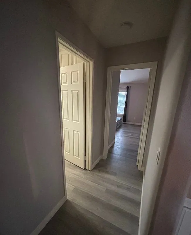4 bed, 3.0 bath, 2570 sqft, $1,600 — Photo 4