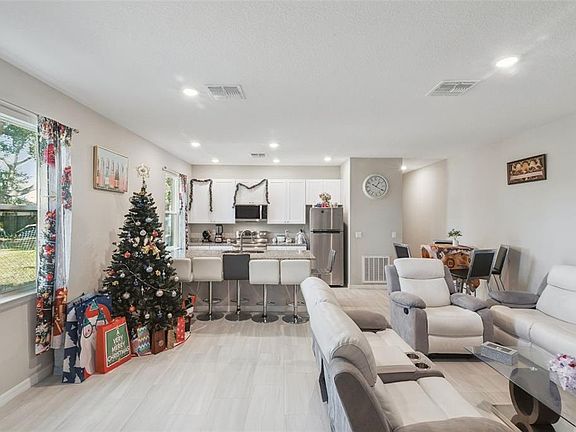 2nd image of 1021/1023 Titcomb St