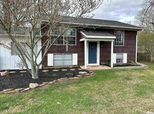 1317 W Madison St, Herrin, IL 62948