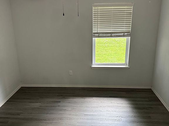 5th image of 1201 Backus Ave #E