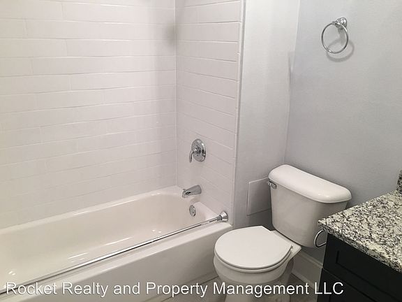 2nd image of 115 S Main St APT 105