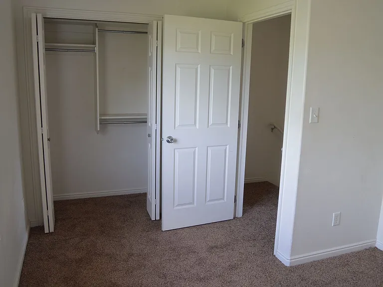 341 N 500 W — Photo 13