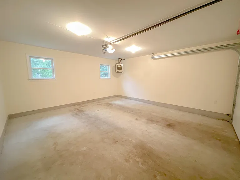 10 Fairview Dr — Photo 11