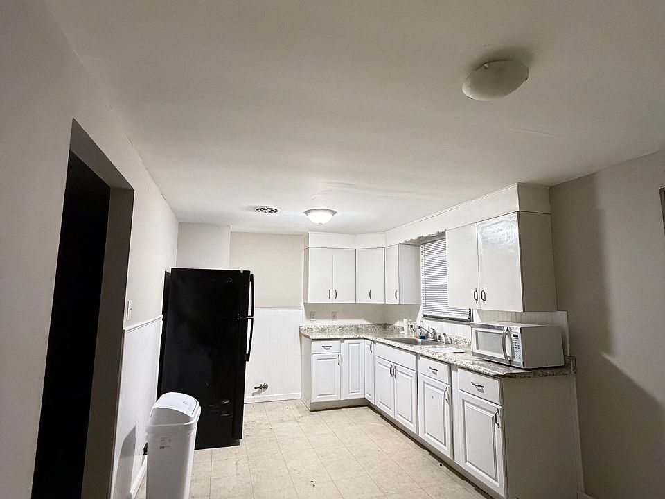 1st image of 347 Lasalle Ave Floor 2