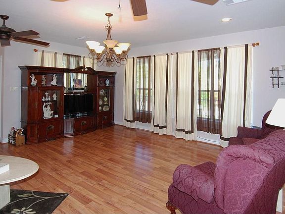 5th image of 1727 Nogalus Dr